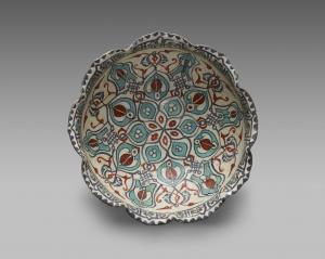 Bowl with a Scalloped Edge, Mina’i ware, late 12th–early 13th century, Seljuk, Yale University Art Gallery